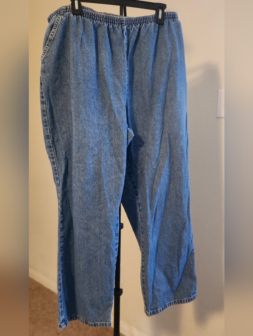 chic Light Blue Straight-Leg Women's Jeans